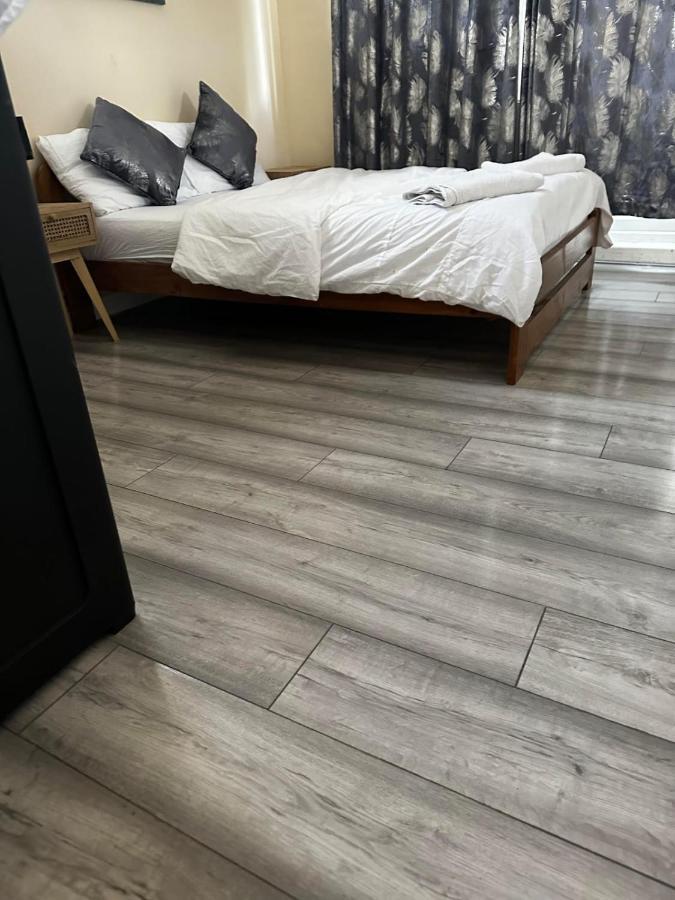 Bloomsbury Apartments - Edgware London Ngoại thất bức ảnh
